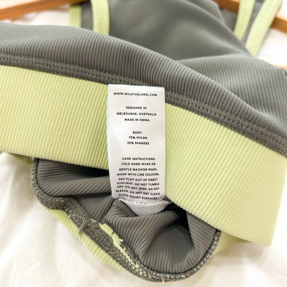 NWOT Wilo Melbourne Australia Ribbed Green Colorblock Sports Bra XS - Picture 3 of 4